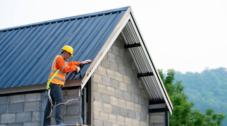 Expert Emergency Roof Repairs services in Colfax, IN